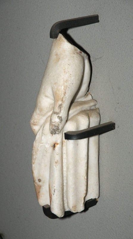 Marmoraio romano sec. III, Frammento scultoreo con mano