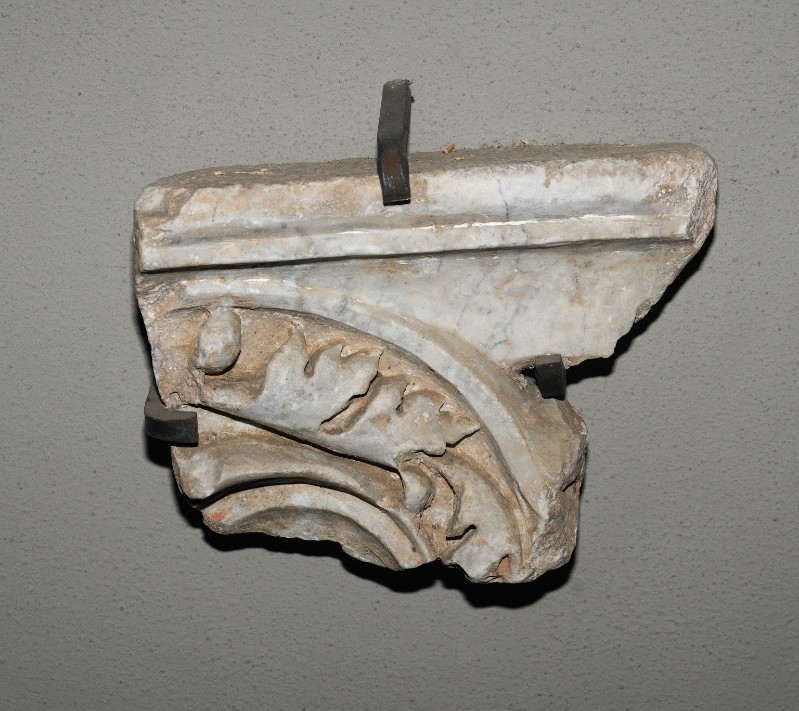 Marmoraio romano sec. IV, Frammento di cornice