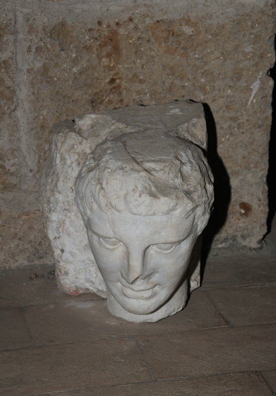 Marmoraio romano sec. III, Frammento scultoreo con testa