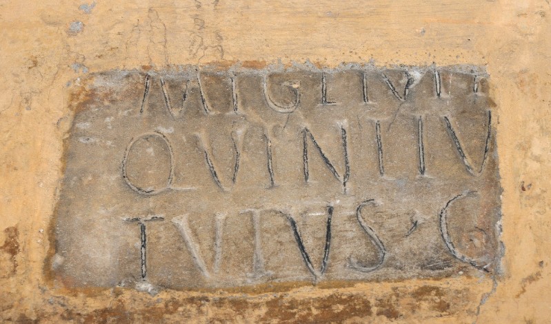 Marmoraio romano sec. I, Frammento di lapide incisa