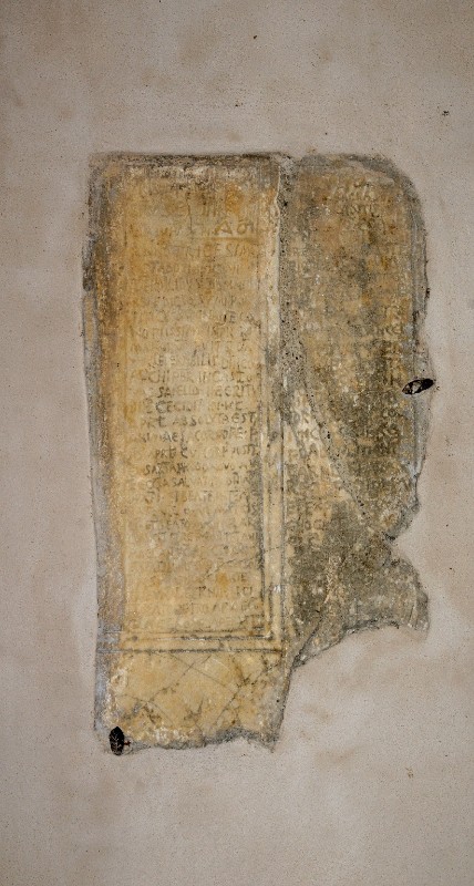 Marmoraio viterbese (1038), Lapide