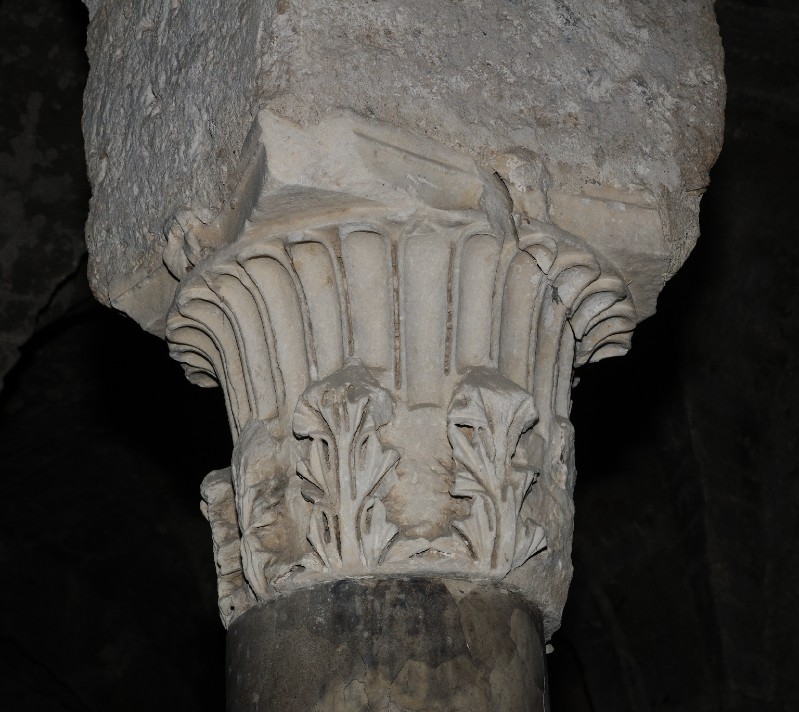 Marmoraio laziale sec. II, Capitello con foglie d'acanto stilizzate