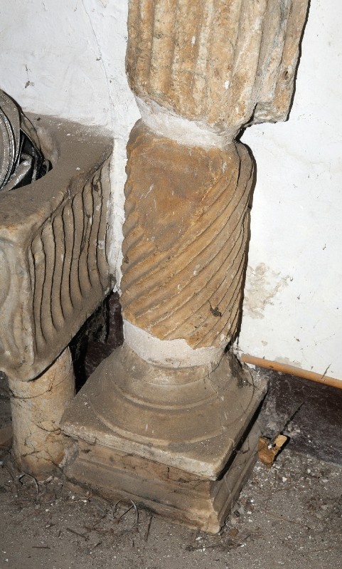 Marmoraio romano sec. X, Frammento di colonna