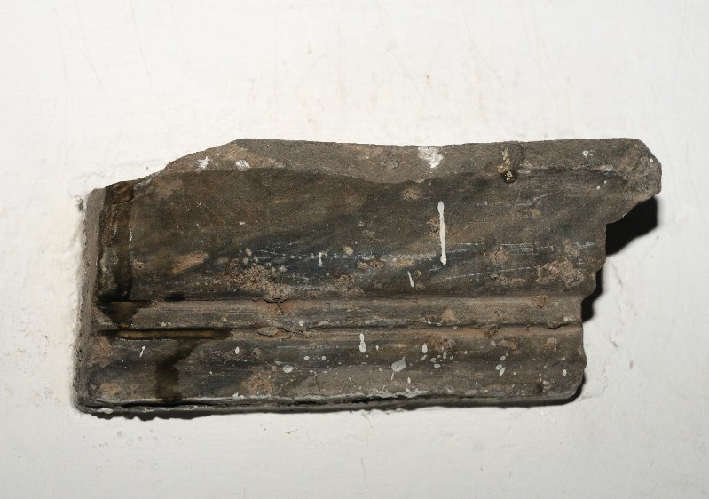 Marmoraio romano sec. XI, Frammento di cornice marmorea