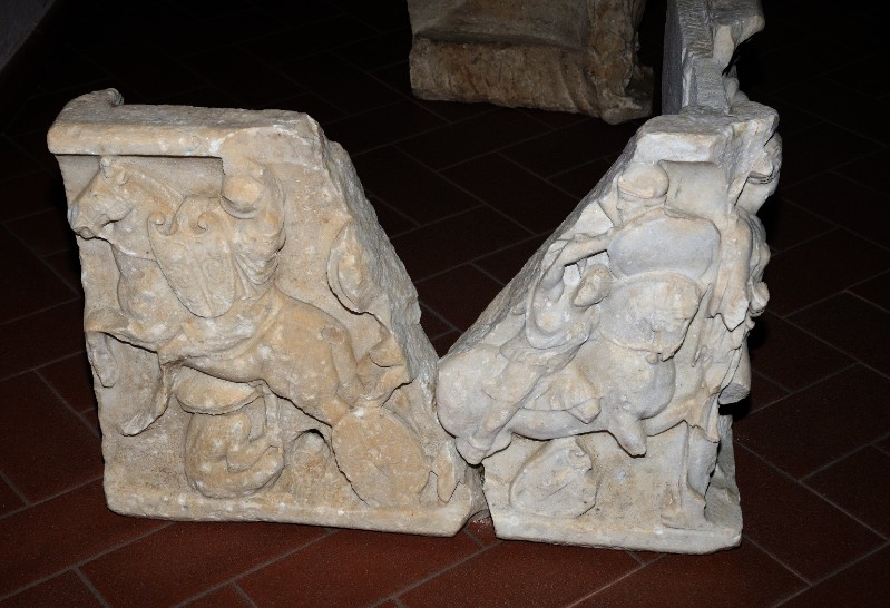 Marmoraio laziale sec. II, Frammento di sarcofago con scena di battaglia
