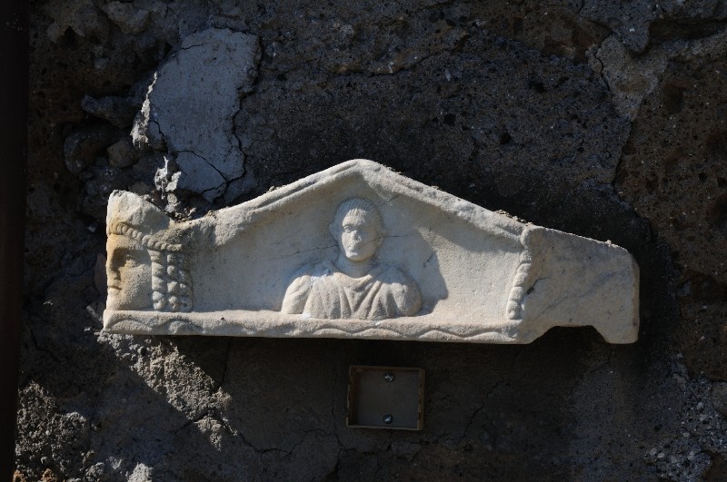 Marmoraio romano sec. III, Scultura con busto maschile