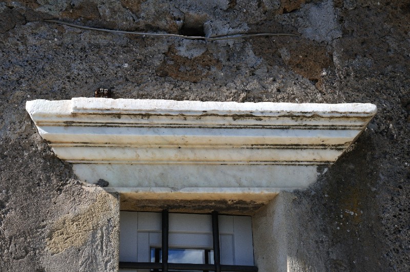 Marmoraio romano sec. III, Frammento di architrave grande