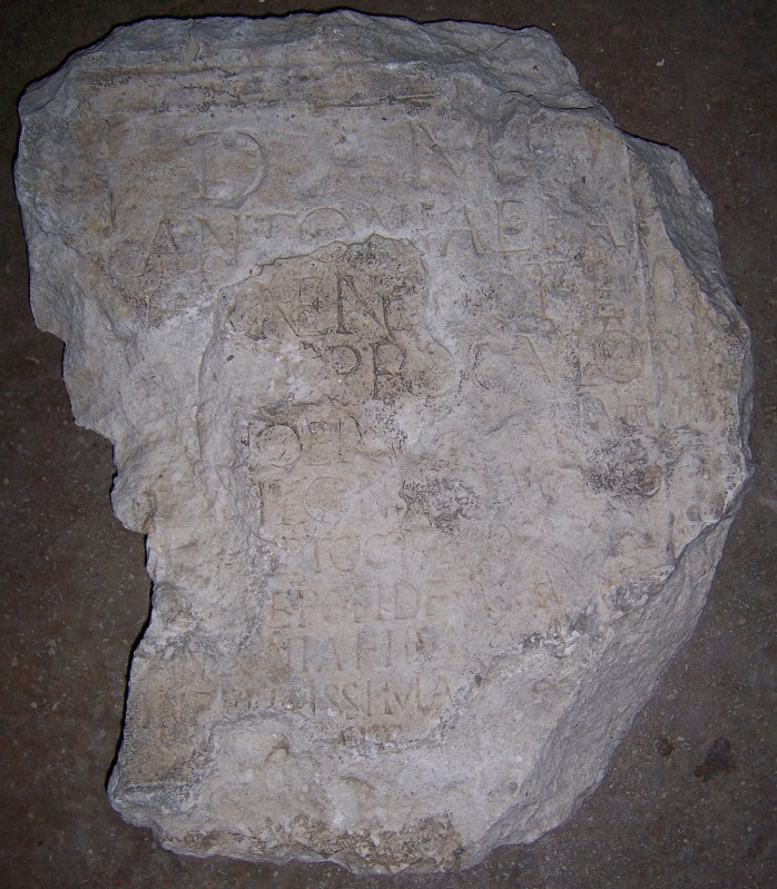 Ambito romano sec. I, Frammento di iscrizione sepolcrale