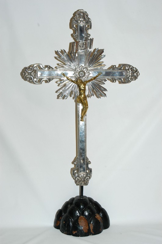 Pini O. (1834), Croce decorata lungo i bordi da motivo a cordoncino