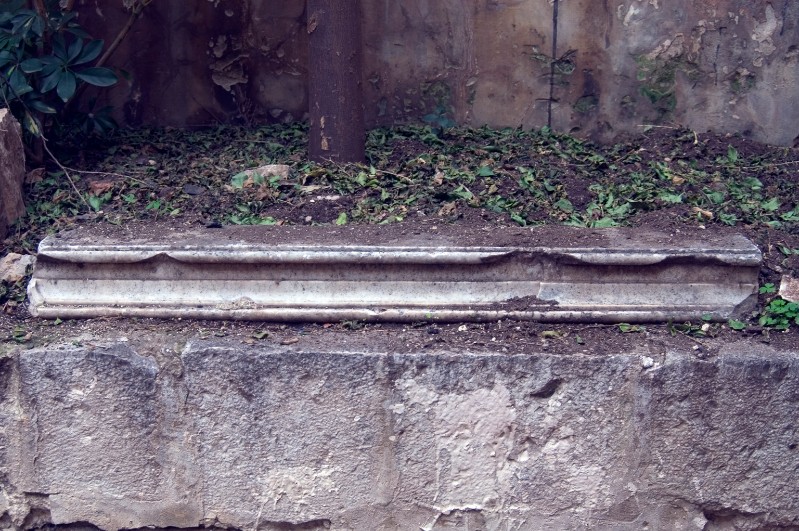 Ambito romano sec. II, Frammento di cornice