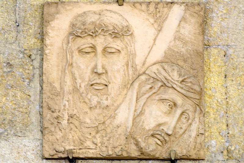 Calandrini G. sec. XX, Gesù Cristo aiutato dal Cireneo a portare la croce