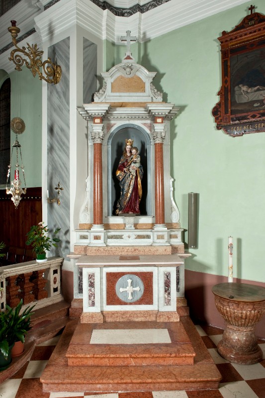 Scanagatta G. (1900), Altare laterale della Madonna del rosario
