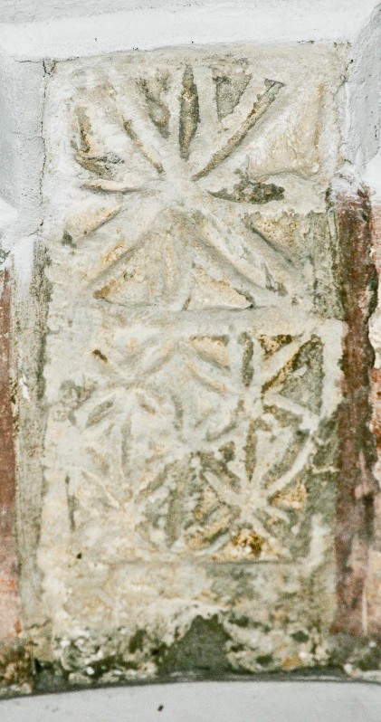 Maestranze Italia centrale secc. IX-IX, Frammento di pluteo con stelle incise