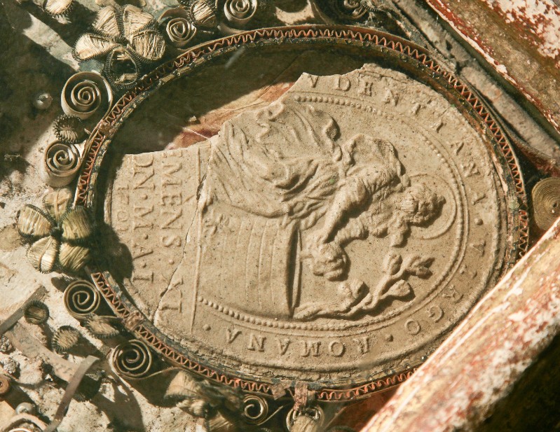 Bottega romana (1701), Agnus Dei con Santa Pudenziana