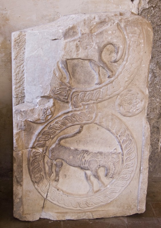 Bottega Italia centrale sec. IX, Dischi con animali e rosette