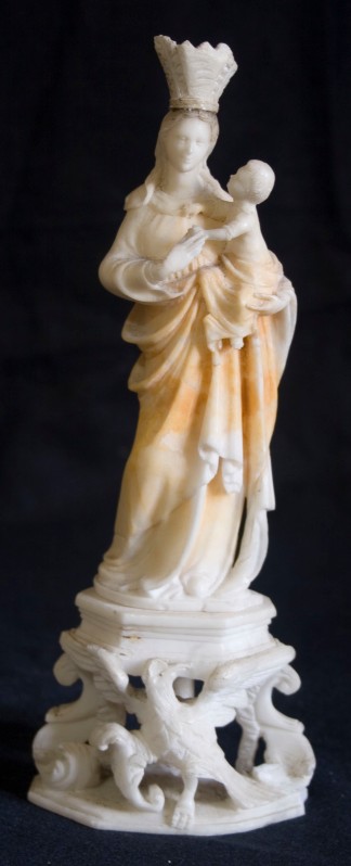 Ambito siciliano sec. XVIII, Gruppo scultoreo della Madonna con Gesù Bambino