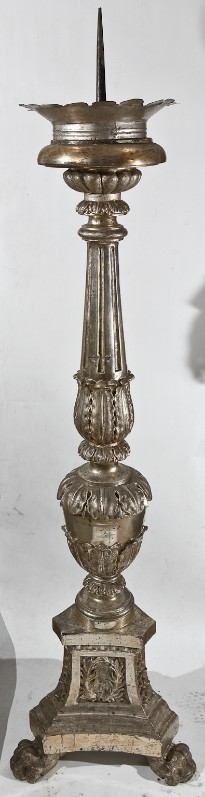 Bottega toscana sec. XIX, Candeliere argentato con stemma di Santa Felicita 3/4