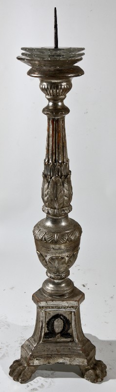 Bottega toscana sec. XIX, Candeliere con stemma di Santa Felicita piccolo 4/6