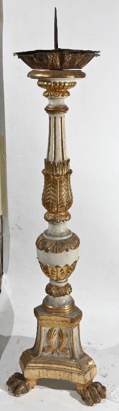 Bottega toscana sec. XIX, Candeliere dorato con stemma di Santa Felicita 2/6