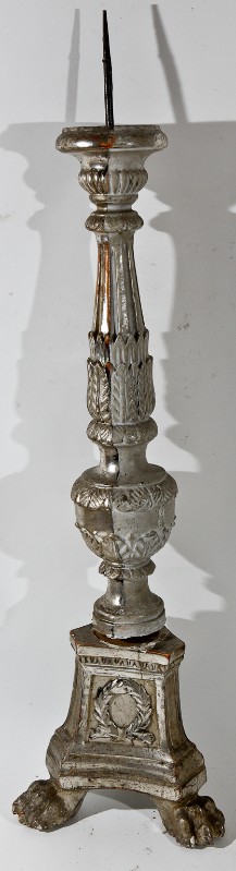 Bottega toscana sec. XIX, Candeliere con stemma di Santa Felicita piccolo 5/6