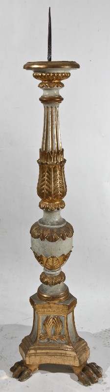 Bottega toscana sec. XIX, Candeliere dorato con stemma di Santa Felicita 3/6