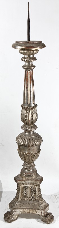 Bottega toscana sec. XIX, Candeliere argentato con stemma di Santa Felicita 2/4