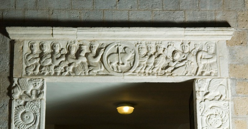 Maestranze dell'Italia centr. sec. XI, Architrave in marmo bianco scolpito