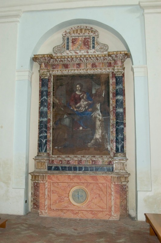 Maestranze umbre sec. XVIII, Altare laterale in muratura marmorizzata