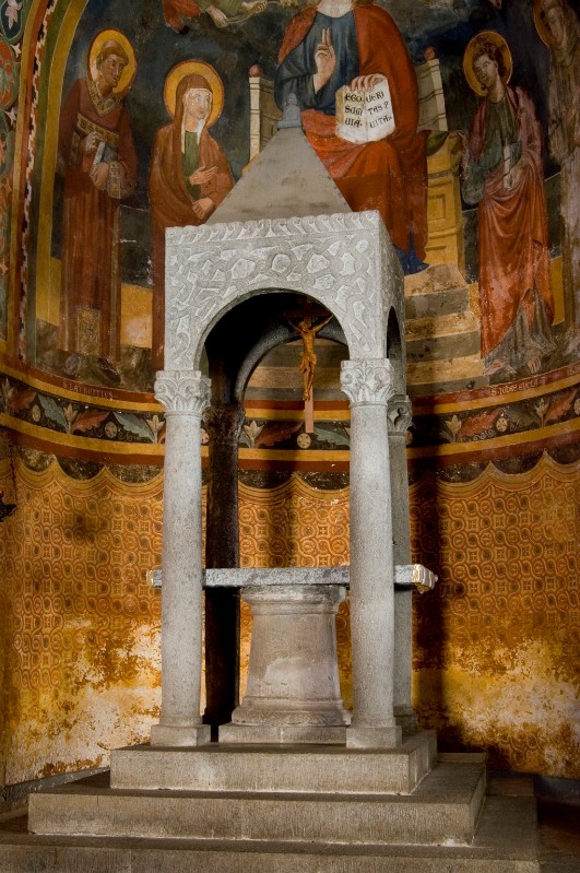Bott. umbra sec. XX, Ciborio dell'altare maggiore in basalto scolpito