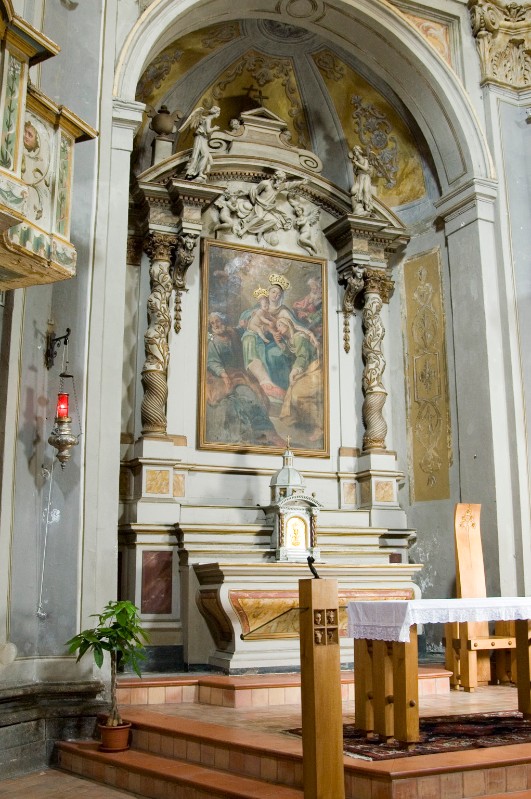 Maestranze umbre sec. XVIII, Altare maggiore in legno e stucco modellato