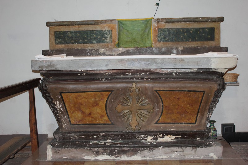Bott. dell'Italia centr. sec. XVIII, Altare laterale decorato con festoni