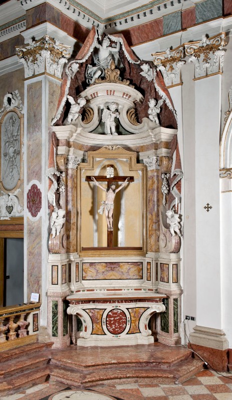 Attribuito a Benedetti C.-Benedetti T. (1733 circa), Altare del Crocifisso