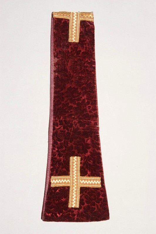 Manifattura italiana sec. XIX-XX, Manipolo rosso in velluto cesellato