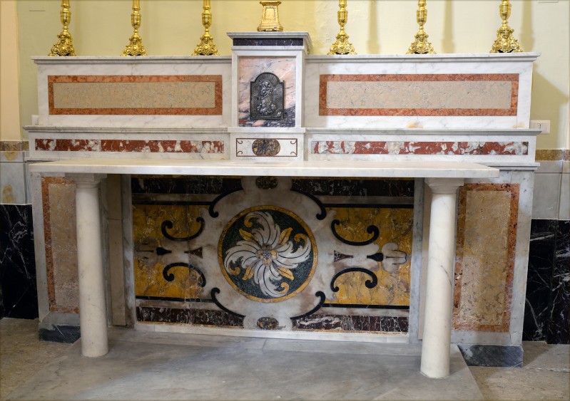 Marmoraio campano secc. XVII-XX, Altare laterale marmoreo