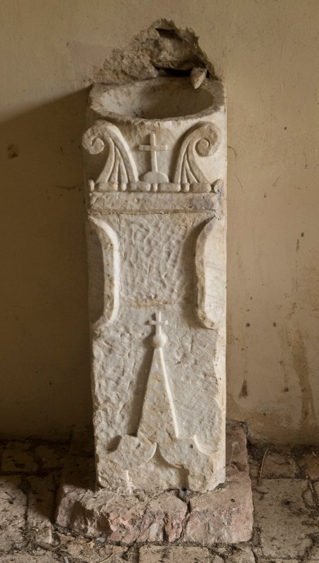 Bottega Italia centrale secc. X-XI, Acquasantiera a colonna
