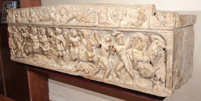 Ambito Italia centrale seconda metà sec. II, Sarcofago in marmo scolpito