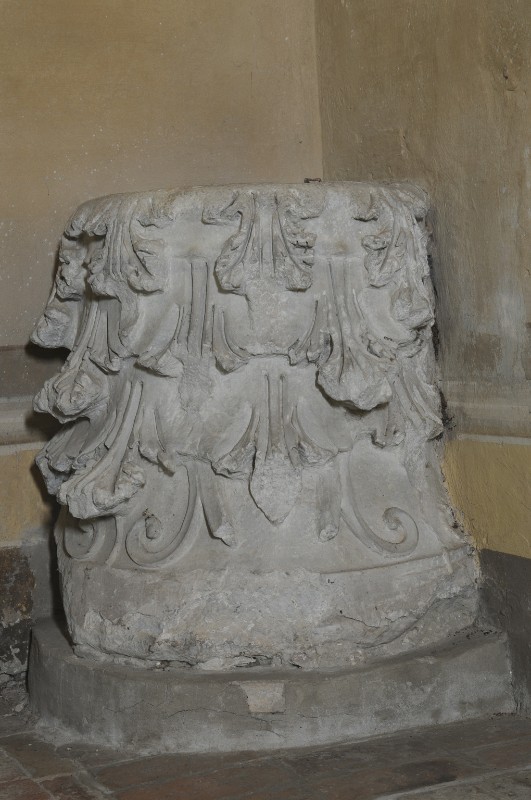 Ambito romano sec. IV, Fonte battesimale