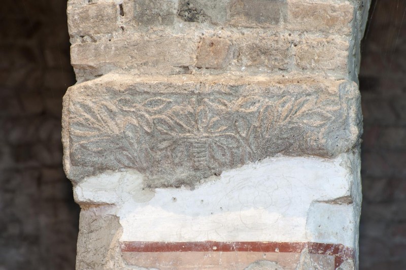 Maestranze lombarde sec. XI, Capitello con palma e ulivo