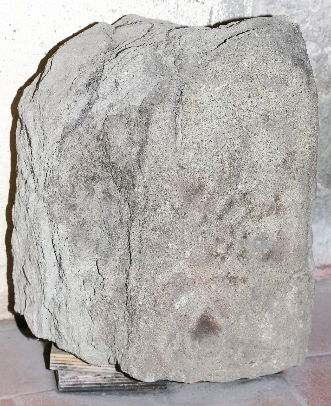 Maestranze toscane secc. X-XI, Bassorilievo in pietra
