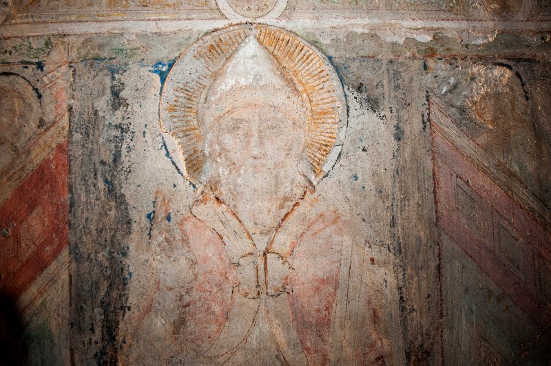 Bott. italiana secc. XIII-XIV, Dipinto murale con San Pietro tra santi
