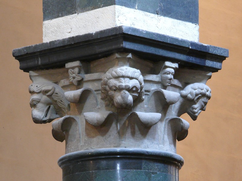 Guido da Lucca (1211-1220), Capitello con teste leonine e teste umane