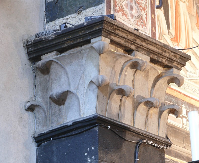 Guido da Lucca (1211-1220), Capitello a foglie d'acqua