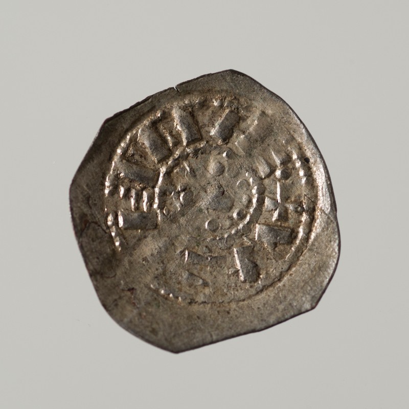 Bottega veneziana sec. XI, Moneta con croce bifida e palle