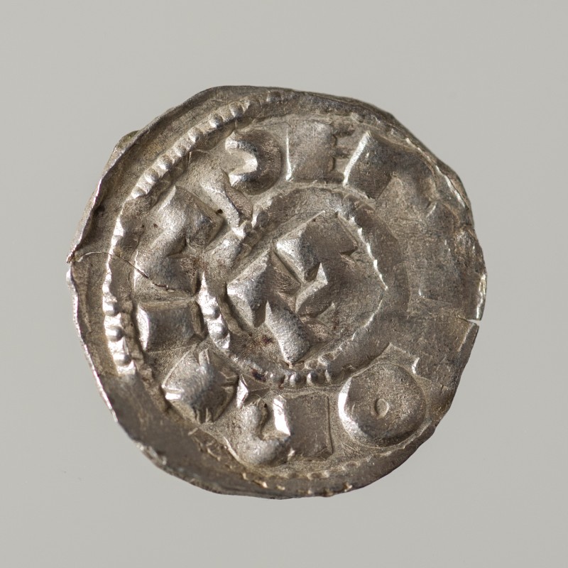 Bottega lucchese sec. XI, Moneta con monogramma 1/17