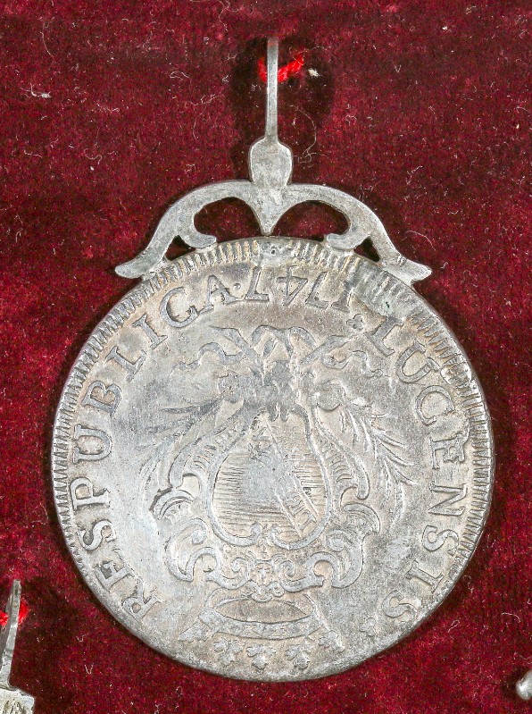 Bottega lucchese (1747), Medaglia di San Martino 2/2