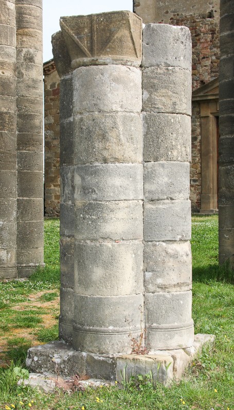 Maestranze toscane secc. V-VI, Pilastro cruciforme 4/4
