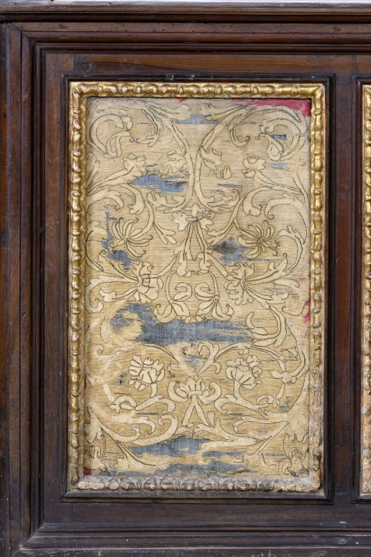 Manif. marchigiana sec. XIX, Pannello di paliotto con motivi floreali 2/2