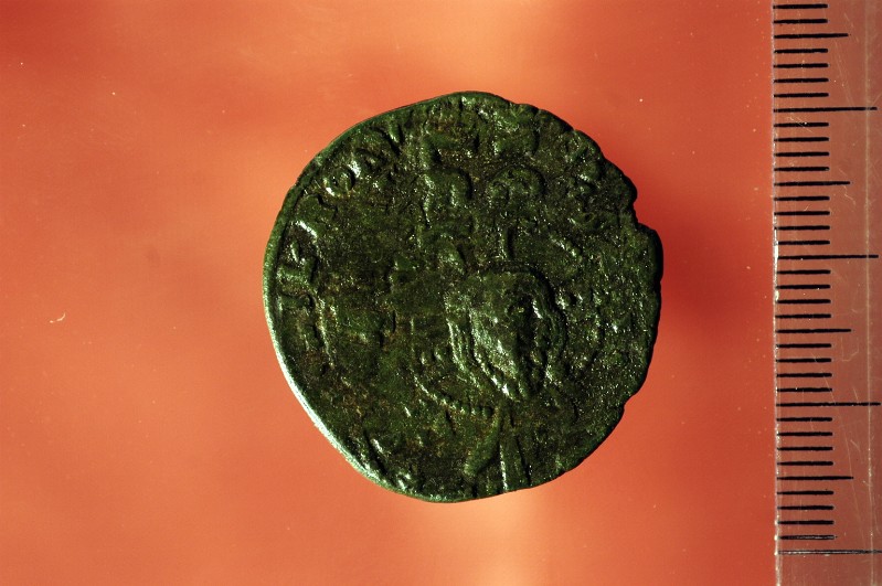 Ambito bizantino (969-976), Follis ribattuto