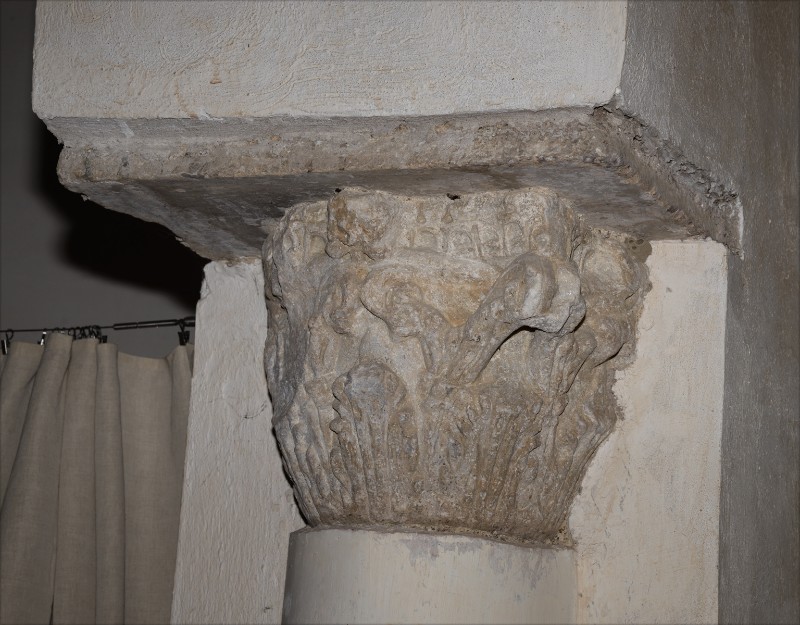 Marmoraio campano sec. III, Capitello marmoreo