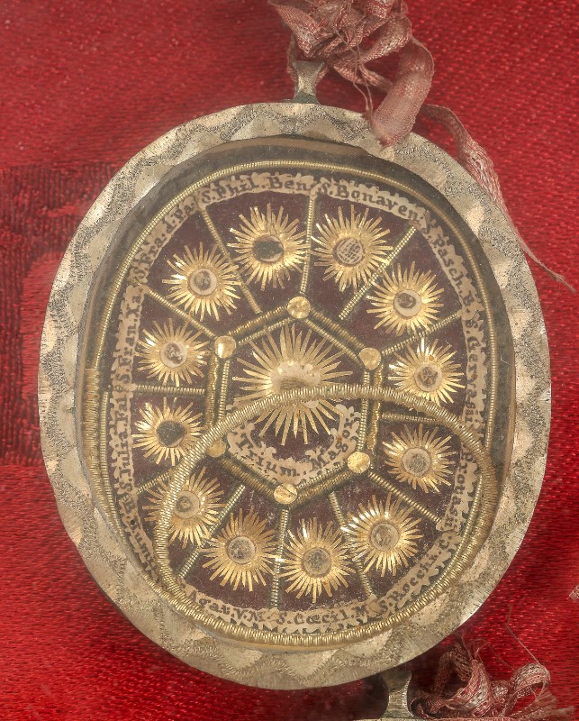 Bott. fiorentina sec. XVIII, Reliquiario a medaglione multiplo ovale 1/2